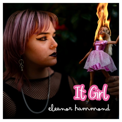 it girl - Eleanor Hammond - usa - indie - indie music - indie pop - indie rock - indie folk - new music - music blog - wolf in a suit - wolfinasuit - wolf in a suit blog - wolf in a suit music blog