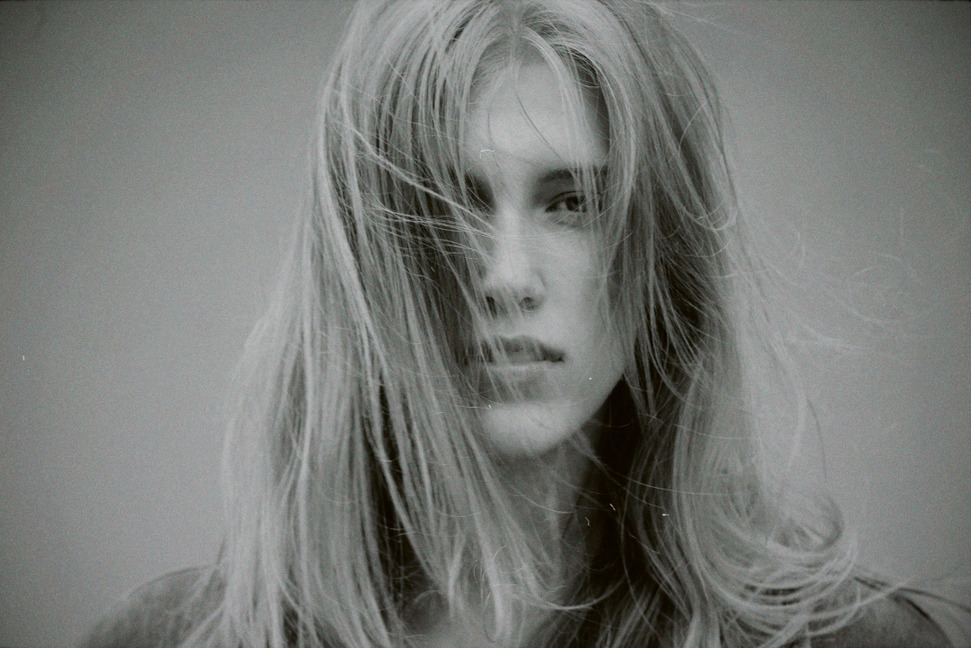 Alma Owren - Norway - indie - indie music - indie rock - new music - music blog - wolf in a suit - wolfinasuit - wolf in a suit blog - wolf in a suit music blog