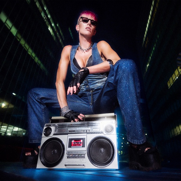 favorite toy - FELIN - sweden - indie - indie music - indie pop - indie rock - indie folk - new music - music blog - wolf in a suit - wolfinasuit - wolf in a suit blog - wolf in a suit music blog