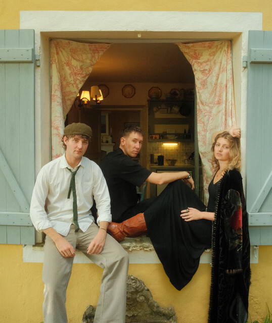 Kissmet - united kingdom - uk - indie - indie music - indie rock - new music - music blog - wolf in a suit - wolfinasuit - wolf in a suit blog - wolf in a suit music blog