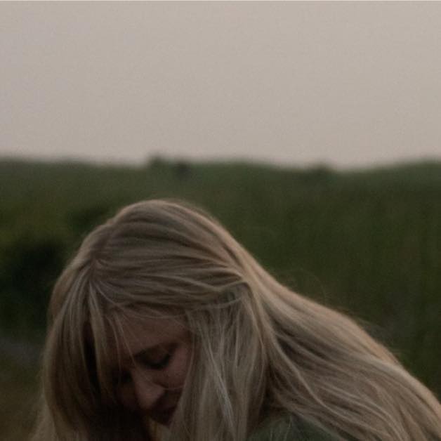 ivy bae - Sweden - indie - indie music - indie pop - indie rock - indie folk - new music - music blog - wolf in a suit - wolfinasuit - wolf in a suit blog - wolf in a suit music blog