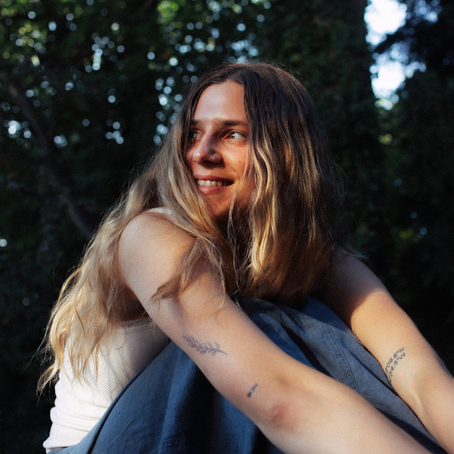 you - Rosie H Sullivan - united kingdom - uk - indie - indie music - indie rock - new music - music blog - wolf in a suit - wolfinasuit - wolf in a suit blog - wolf in a suit music blog