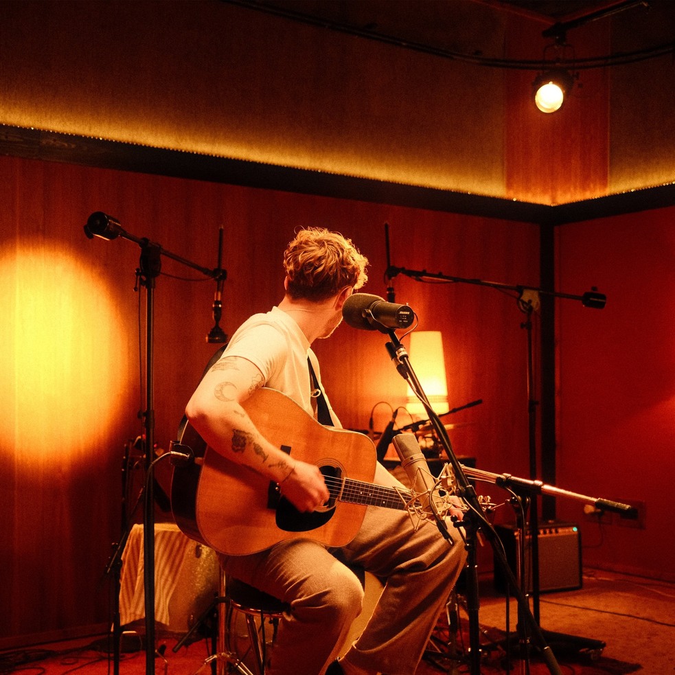 Kerr Mercer - united kingdom - uk - indie - indie music - indie pop - new music - music blog - wolf in a suit - wolfinasuit - wolf in a suit blog - wolf in a suit music blog