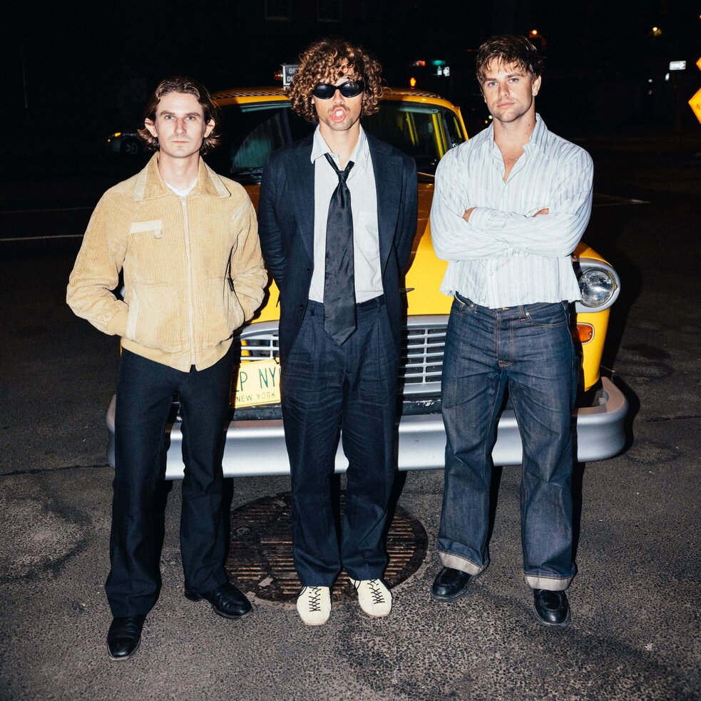 almost monday - usa - indie - indie music - indie pop - indie rock - indie folk - new music - music blog - wolf in a suit - wolfinasuit - wolf in a suit blog - wolf in a suit music blog
