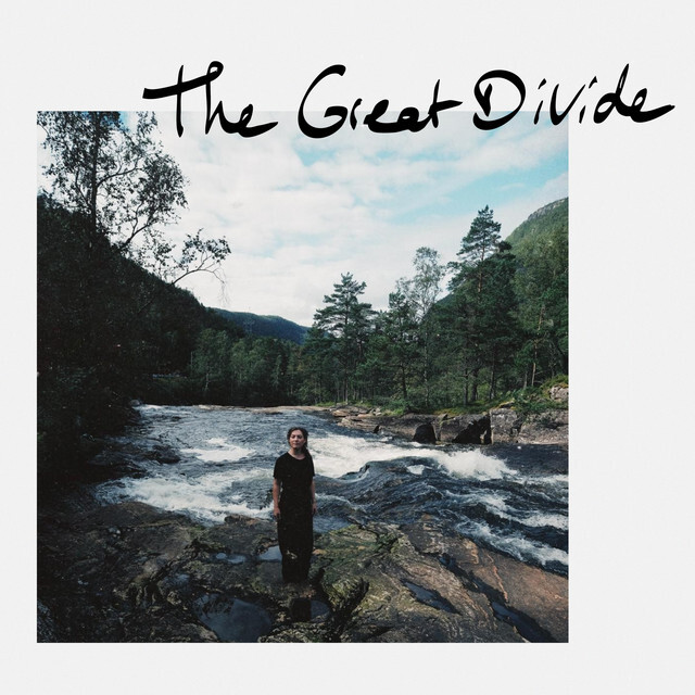 the great divide - Celine Cairo - Netherlands - indie - indie music - indie pop - indie rock - indie folk - new music - music blog - wolf in a suit - wolfinasuit - wolf in a suit blog - wolf in a suit music blog