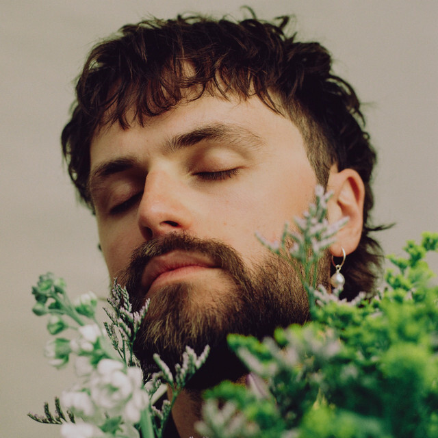 the inbetween - scott quinn - united kingdom - uk - indie - indie music - indie pop - new music - music blog - wolf in a suit - wolfinasuit - wolf in a suit blog - wolf in a suit music blog