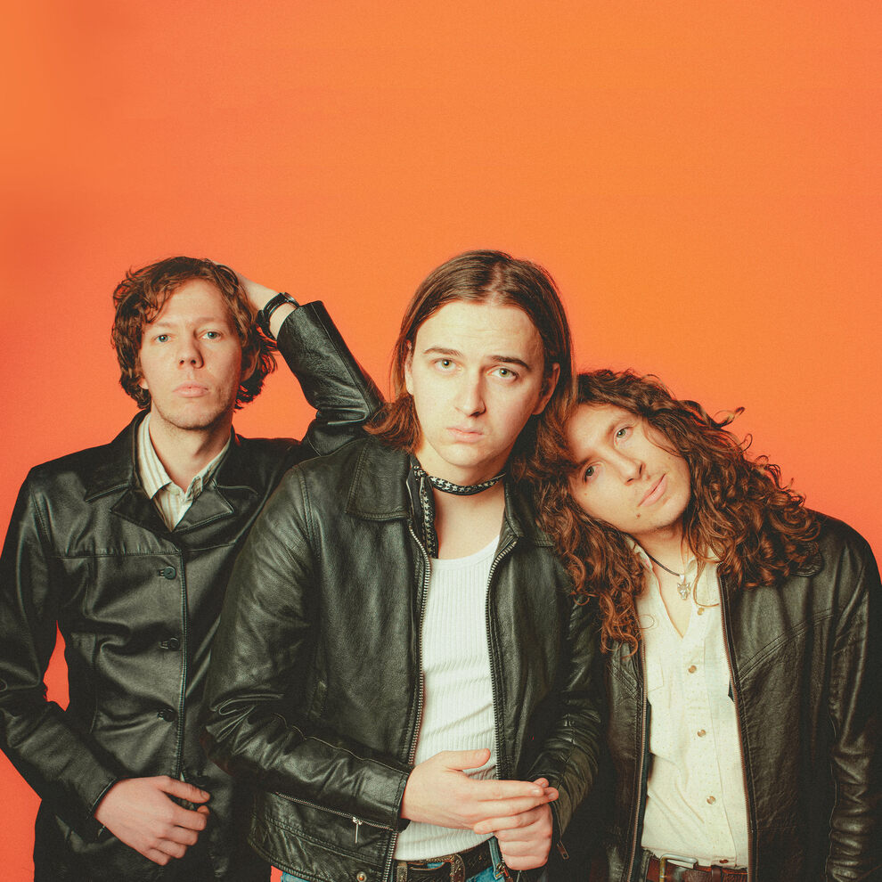 The Howlers - united kingdom - uk - indie - indie music - indie pop - new music - music blog - wolf in a suit - wolfinasuit - wolf in a suit blog - wolf in a suit music blog