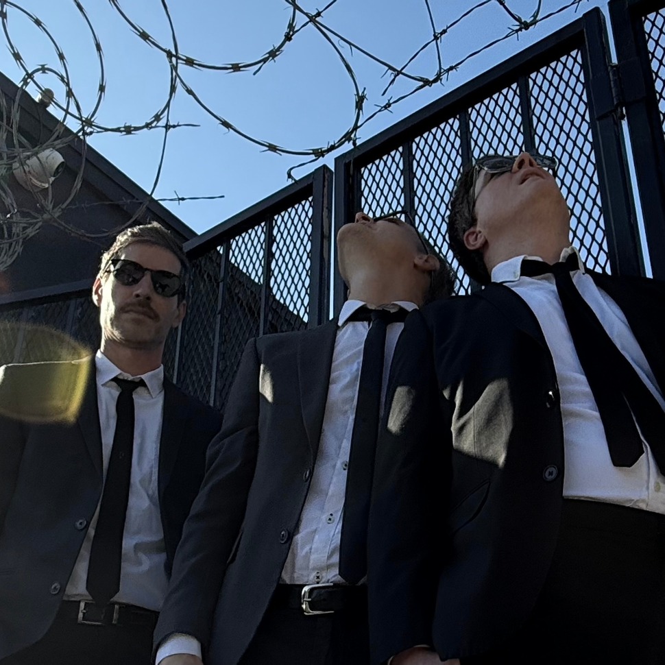 The Outdoors - usa - indie - indie music - indie pop - indie rock - indie folk - new music - music blog - wolf in a suit - wolfinasuit - wolf in a suit blog - wolf in a suit music blog